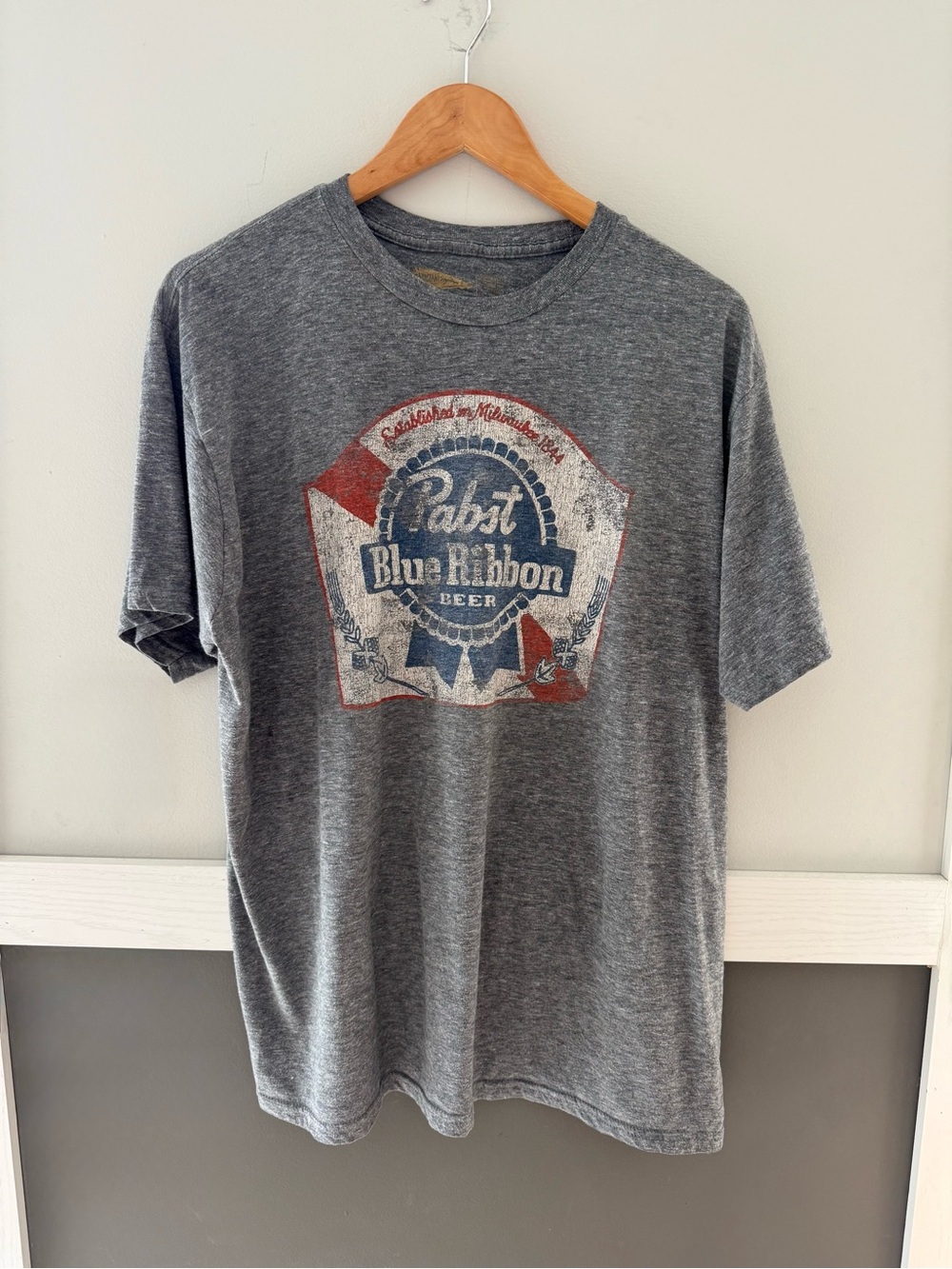 Source Unknown Gray Pabst Blue Ribbon Graphic Tee